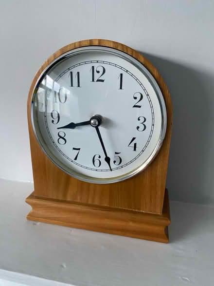 Photo of free Mantelpiece Clock (broken?) (Purley CR8) #1