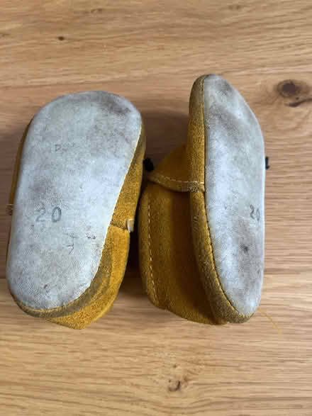 Photo of free Baby leather shoes size 20 (SE28) #2