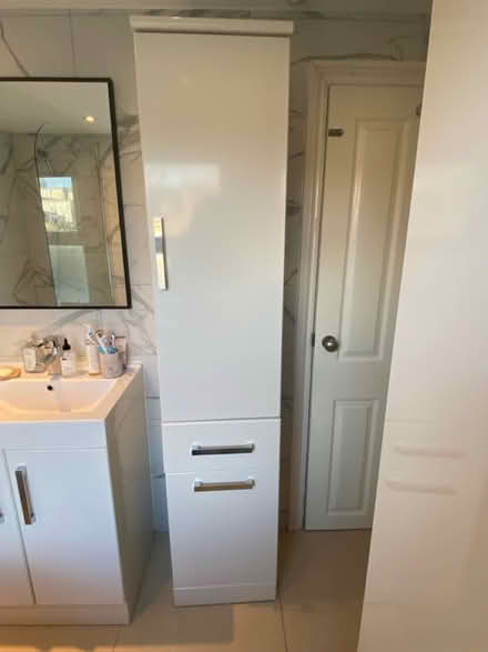 Photo of free Tall bathroom cabinet (East Dulwich) #1