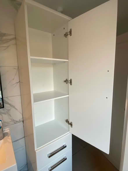 Photo of free Tall bathroom cabinet (East Dulwich) #3