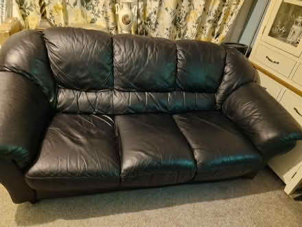 Photo of free Leather Sofas (LU2) #1