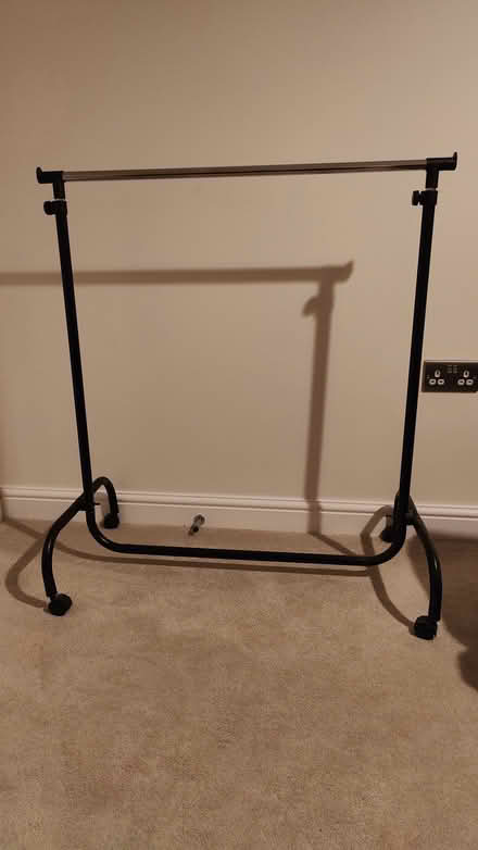 Photo of free Adjustable clothes hanging rail (Wilmslow SK9) #1