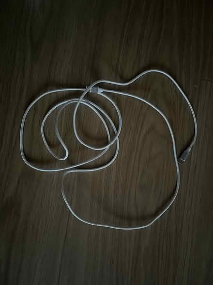 Photo of free Samsung cable (Earl’s Court SW5) #1