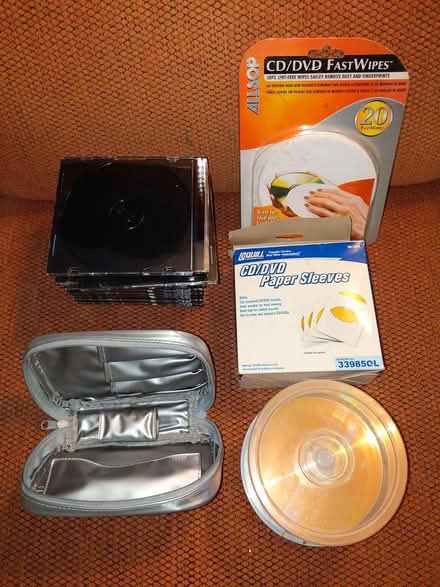 Photo of free CDs DVDs usb cases sleeves and more (Milford NH) #1