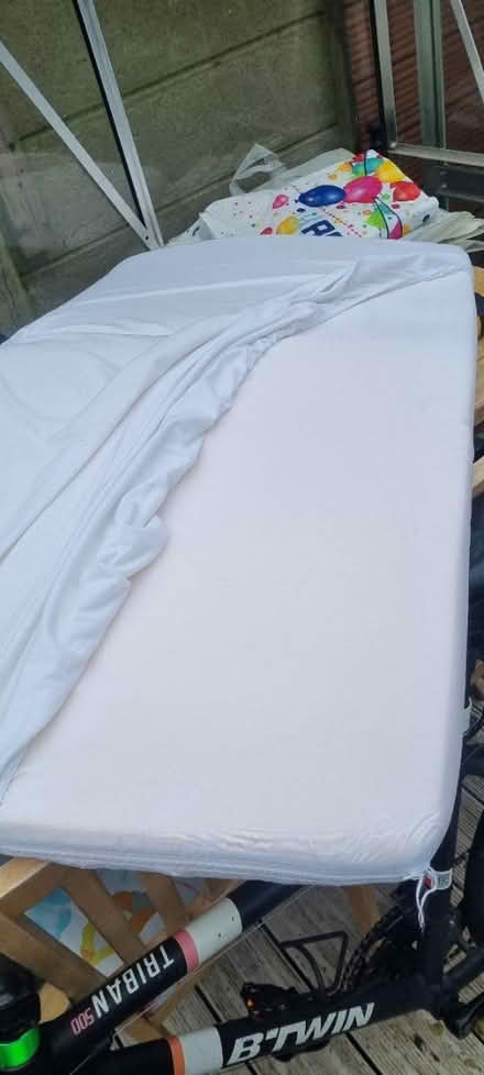 Photo of free Mattress for baby cot 120x60x5cm (EN11 rye house area) #2