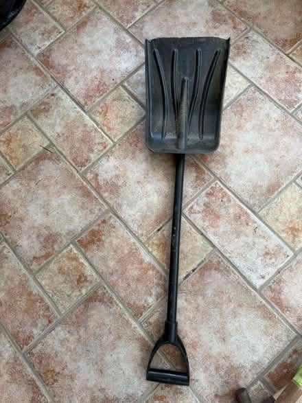 Photo of free Snow shovel (Bolbeck Park MK15) #1