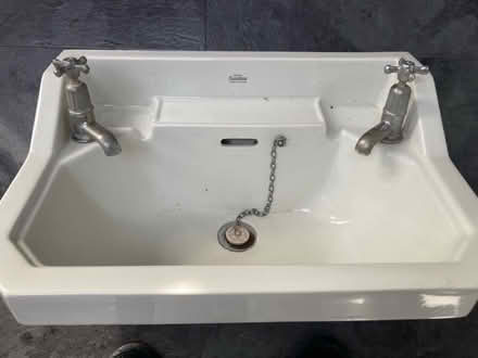 Photo of free Genuine vintage bathroom sink (Bexhill on sea TN39) #1