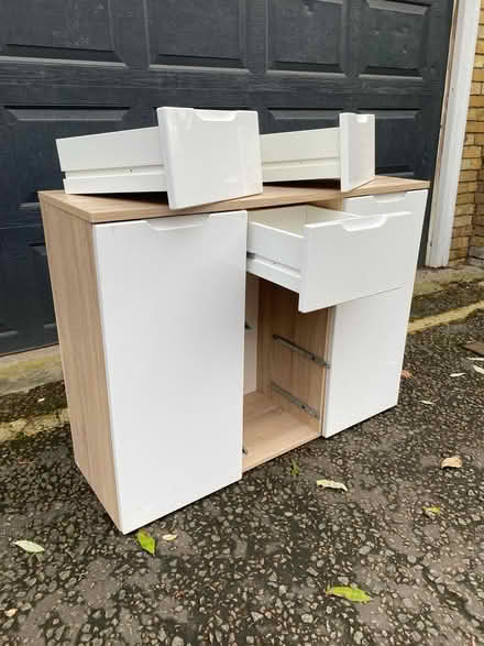 Photo of free White drawer unit - see pics (SW18) #3