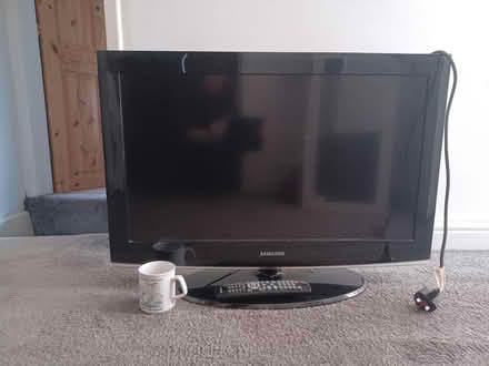 Photo of free 32 inch Samsung TV - not a smart TV (BL8 Tottington, Bury) #1