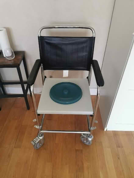 Photo of free Commode (Rainford WA11) #1