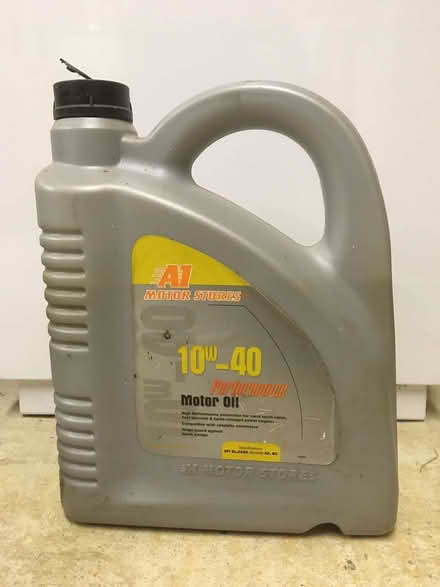 Photo of free 10w-40 motor oil (South Newington OX15) #1