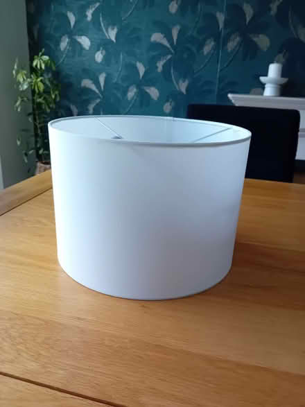 Photo of free White Cylindrical Lampshade (Glenleigh Park TN39) #1