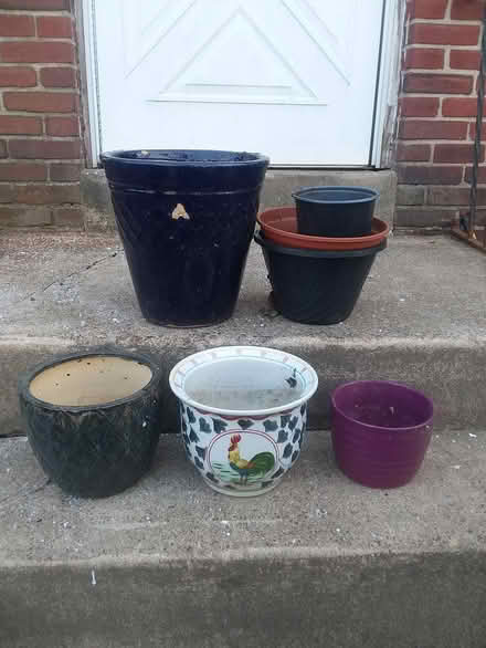 Photo of free Large ceramic plant pots (Sharon hill, PA) #1