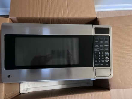 Photo of free Microwave (Glen Burnie) #1