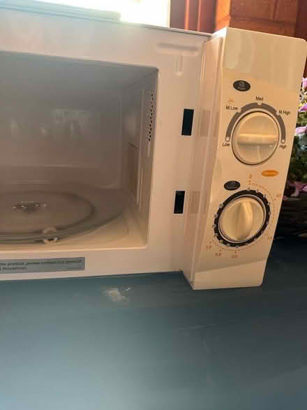 Photo of free Microwave [Bishopbriggs: G64] (Robroyston G64) #3