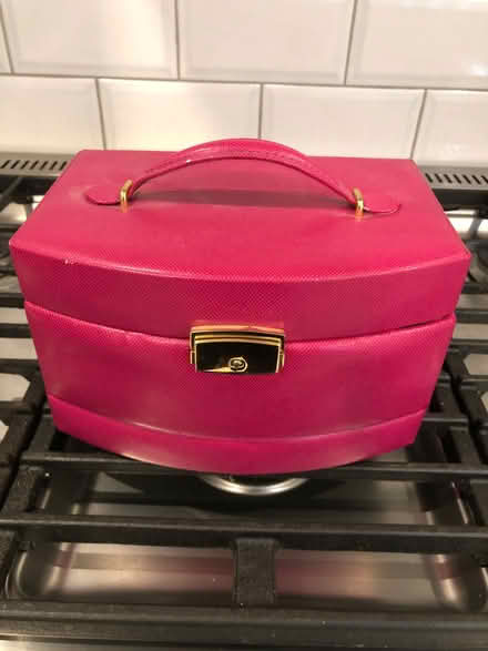 Photo of free Jewellery chest (Cavendish DE23) #1