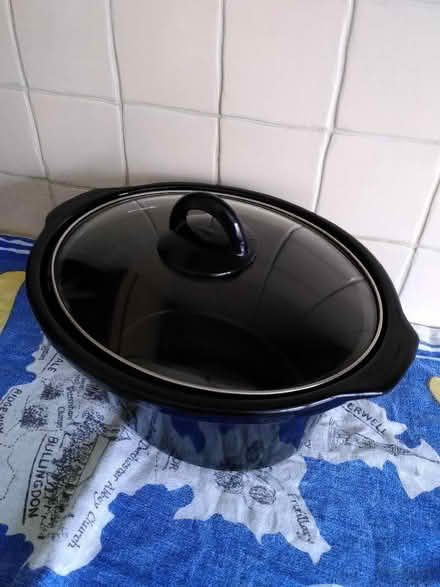 Photo of free Stoneware 3.5L Crockpot and lid (Chipping Norton OX7) #2