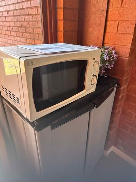 Photo of free Microwave [Bishopbriggs: G64] (Robroyston G64) #1