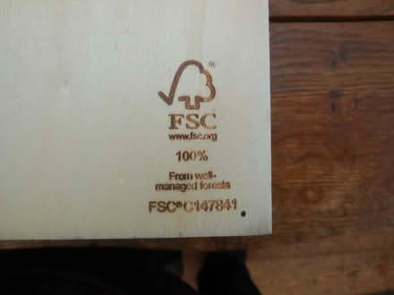 Photo of free Fortnum and Mason pine presentation case with handle. (Stroud GL5) #2