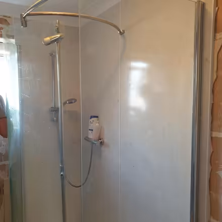 Photo of free Large shower Tray Plus Fittings (Seaton EX12) #4