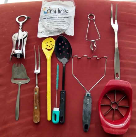 Photo of free Kitchen Items,Twisty ties, Utensils (In Champaign off Prospect) #1