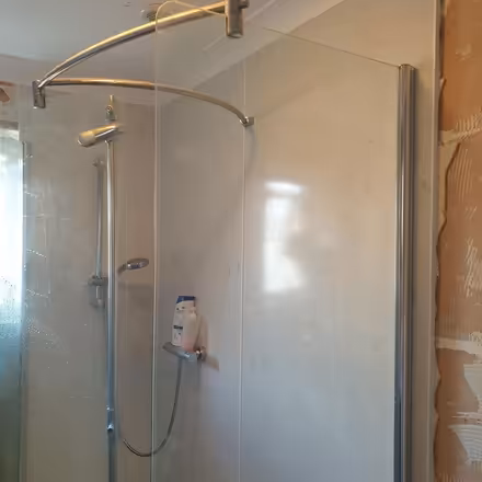 Photo of free Large shower Tray Plus Fittings (Seaton EX12) #2
