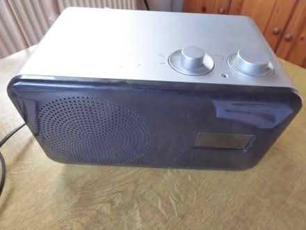 Photo of free FM radio. For tinkering or spares. (Fareham PO15) #1