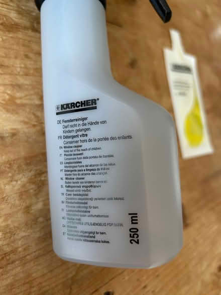 Photo of free Karcher Window Cleaner Spray Bottle and Cleaner Sachet (WYE) (TN25) #3