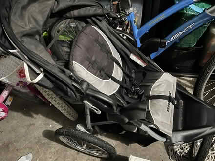 Photo of free Jogging Stroller (expedition) (Parkrose) #1