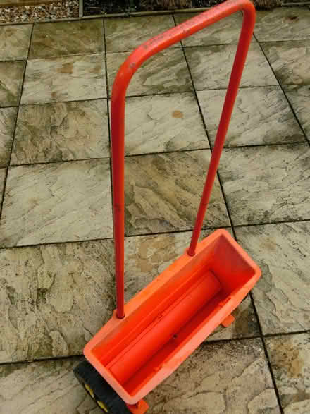 Photo of free Lawn Spreader (North Ascot SL5) #1