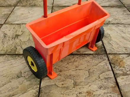 Photo of free Lawn Spreader (North Ascot SL5) #2