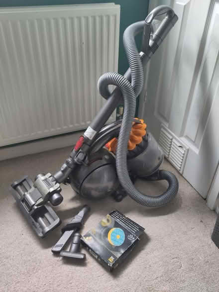 Photo of free Dyson vacuum cleaner (Canvey Island, SS8) #1