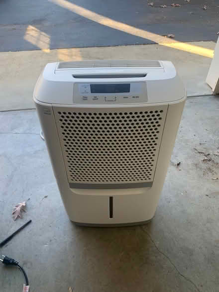 Photo of free Dehumidifier (Annapolis Pendennis Mount) #1