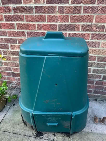 Photo of free Compost bin (Kenley) #1