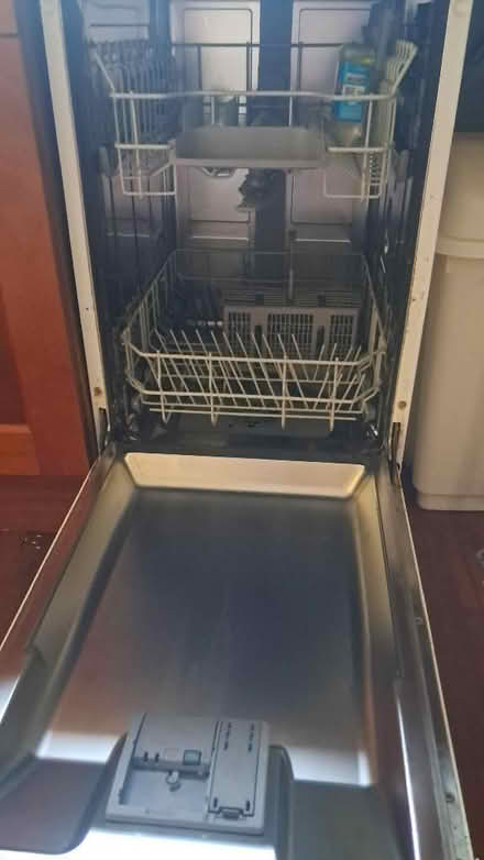 Photo of free Bosch Slimline Dishwasher (Bramley LS13) #2