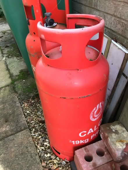 Photo of free Calor gas bottles - one full (Leckhampstead RG20) #1