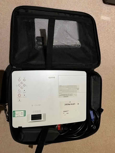 Photo of free Data projector. Circa 2018. (Walton Manor OX2) #1