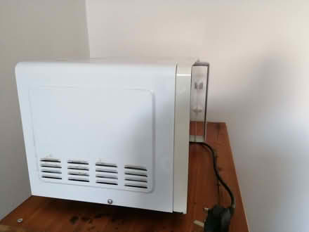 Photo of free Microwave. (Penzance TR18) #2