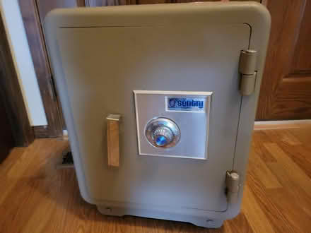 Photo of free Combination Safe (Aurora - Iliff & Peoria) #2