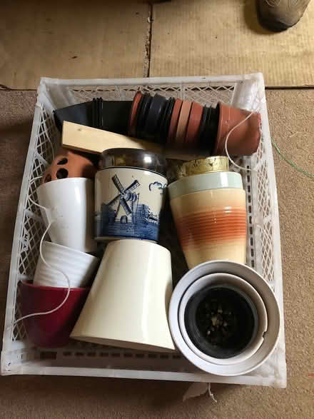 Photo of free Various pots (Woburn Sands MK17) #1