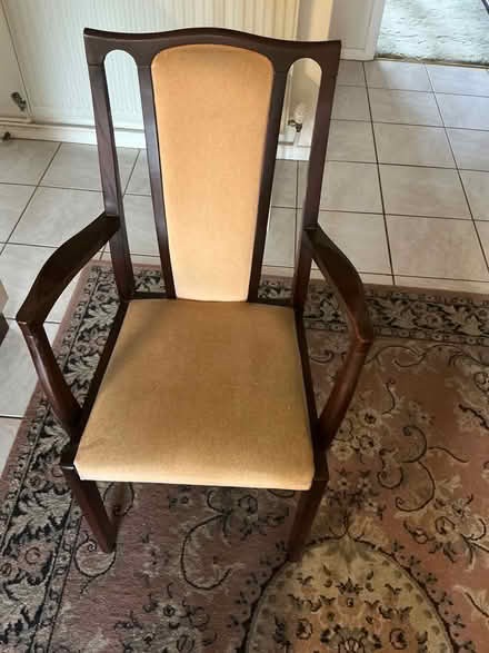 Photo of free Oval mahogany dining suite (Benfleet essex) #1