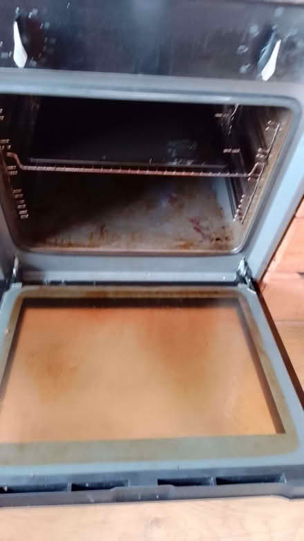 Photo of free Single oven - needs new element (Crookes S10) #3