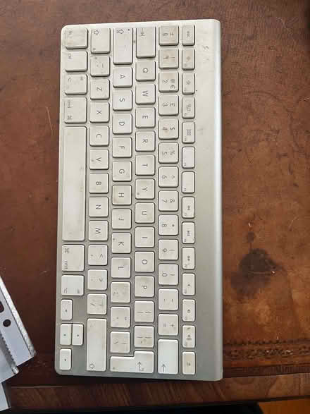 Photo of free apple mac keyboard (Stroud GL5) #1