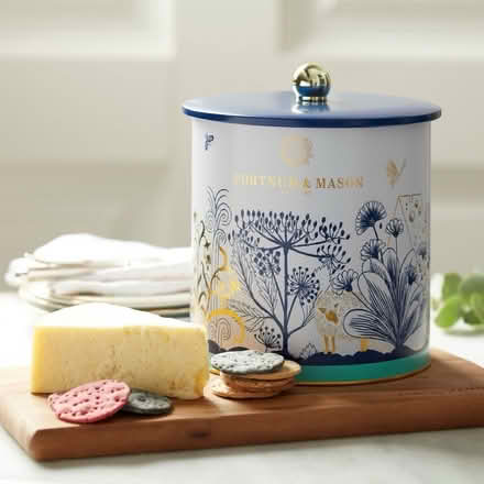 Photo of Fortnum & mason tins and hampers (SW8) #2