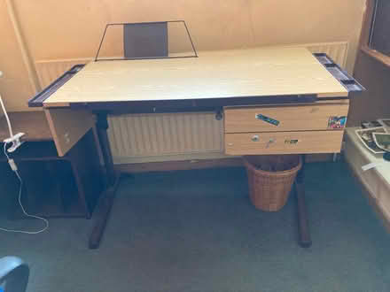 Photo of free Desk (St Margarets TW1) #1