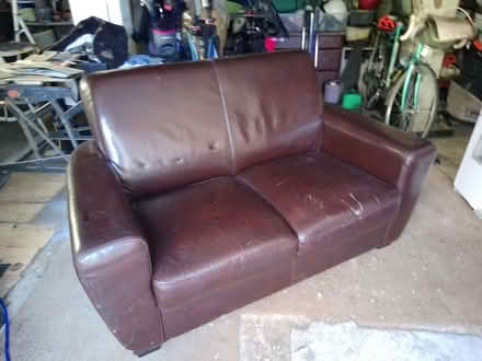 Photo of free Settee (Boothgate DE56) #2