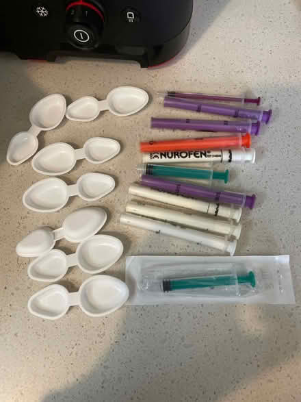 Photo of free Medicine spoons and dosing syringes (SE19) #1