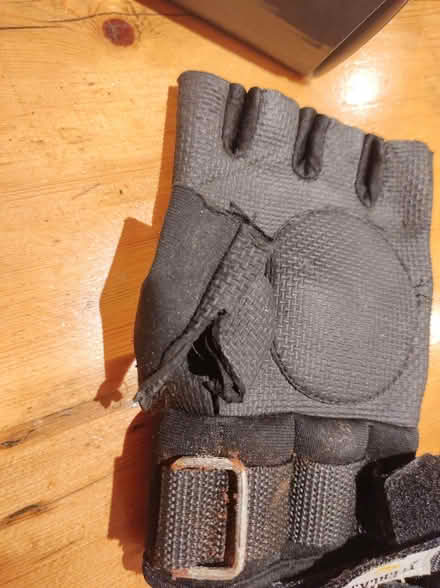 Photo of free Weighted gloves (Oxford-Freegle CGA OX3) #3