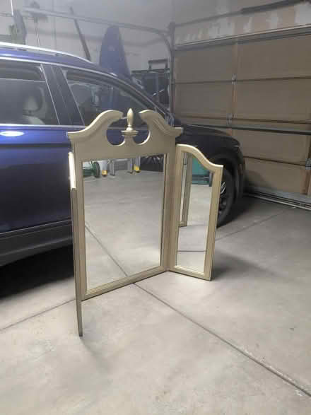 Photo of free 3 paneled mirror (Parker) #1