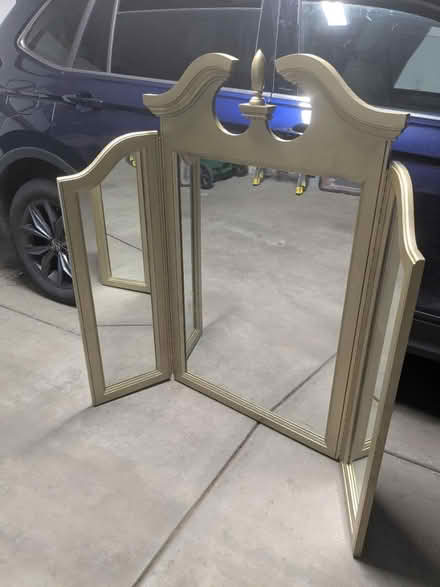 Photo of free 3 paneled mirror (Parker) #2